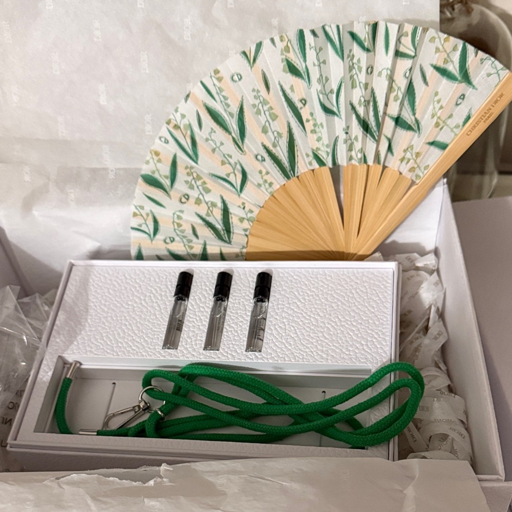 Original Dior Elegant Fan and Perfume Sample Set